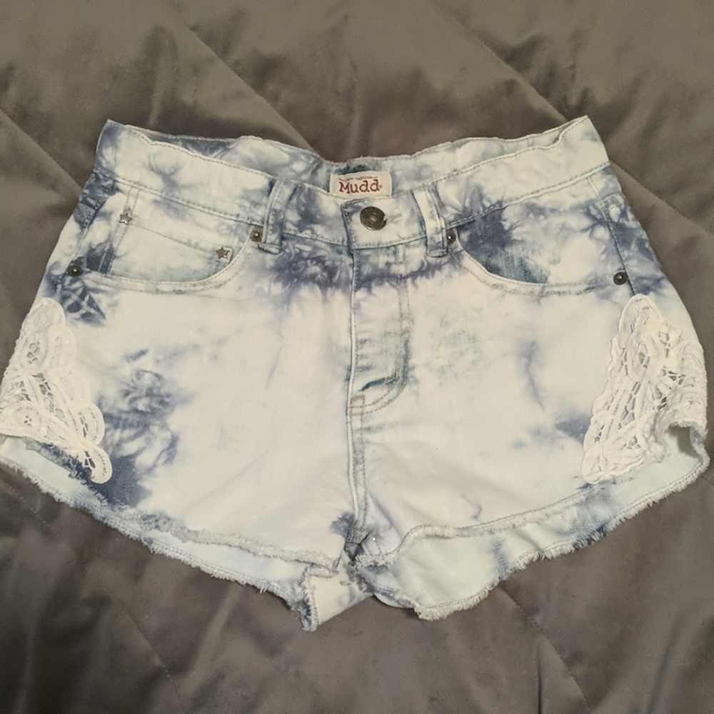 MUDD High Waisted Lace Jean Shorts Size 9 EUC